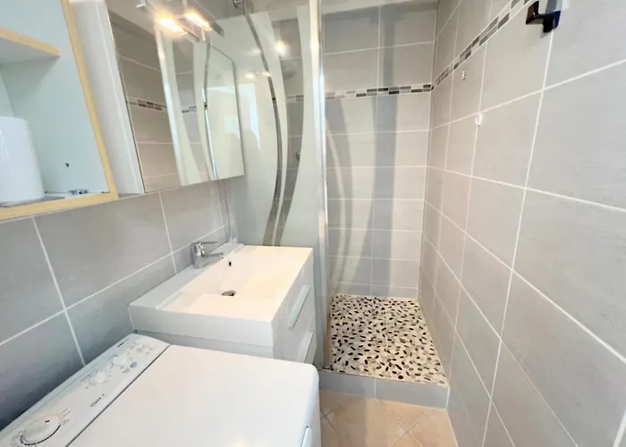 12c, Heliopolis C, Village Naturiste Apartment