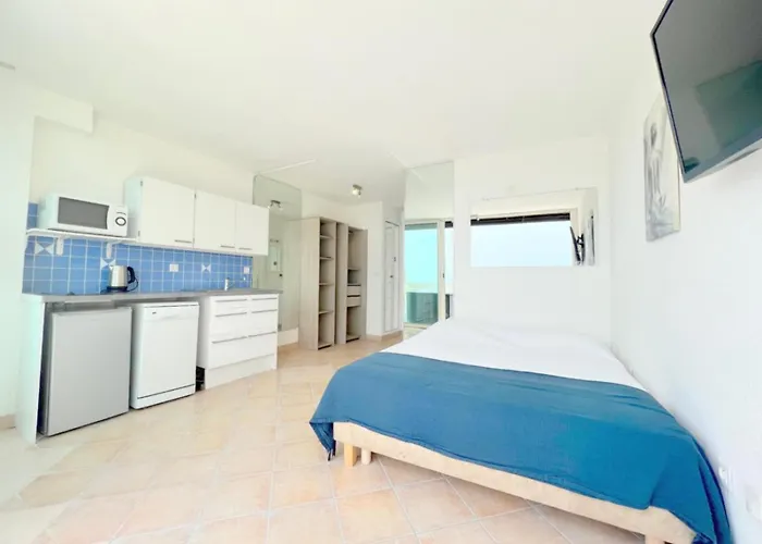 12c, Heliopolis C, Village Naturiste Apartment